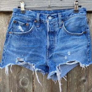 Premium Levi’s Denim shorts!!!